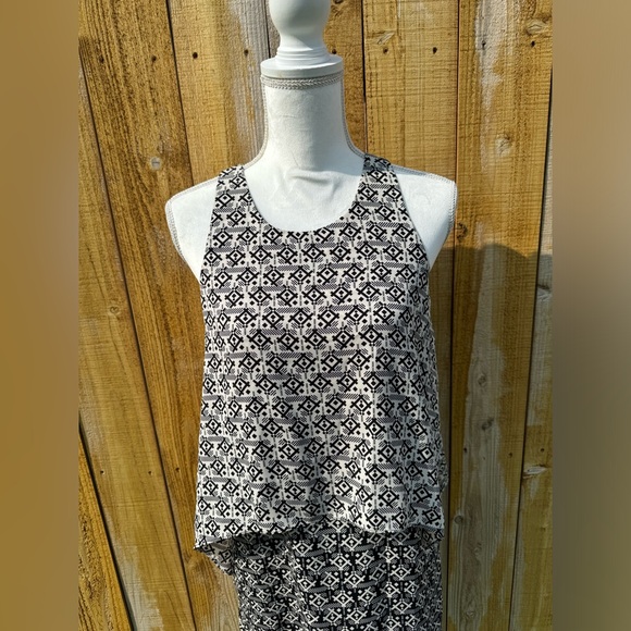 Skies Are Blue sheath dress Size Small. Two-layered coordinating design. - Picture 2 of 8